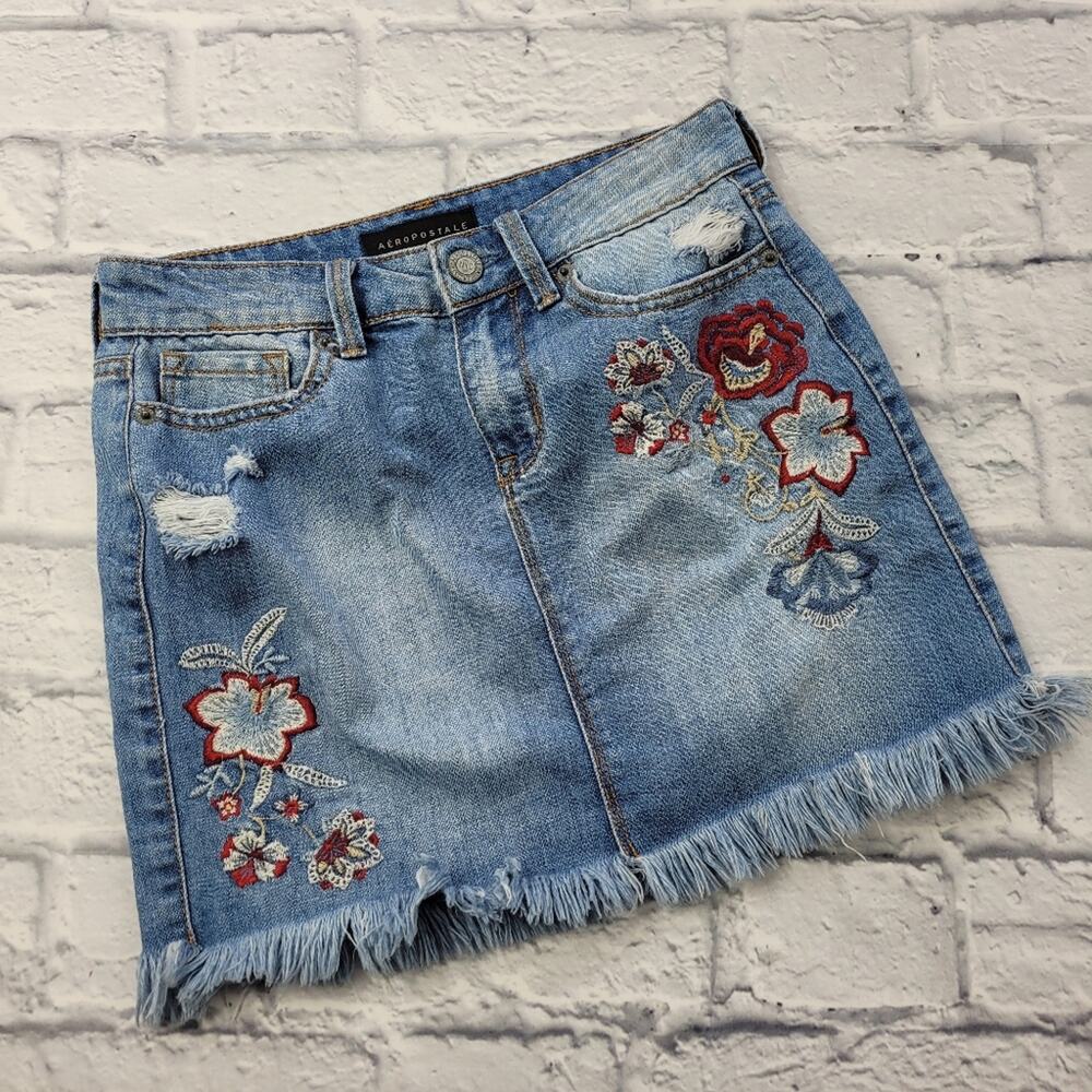 Aeropostale Distressed Embroidered Denim Skirt Boho Festival Frayed Hem size 0